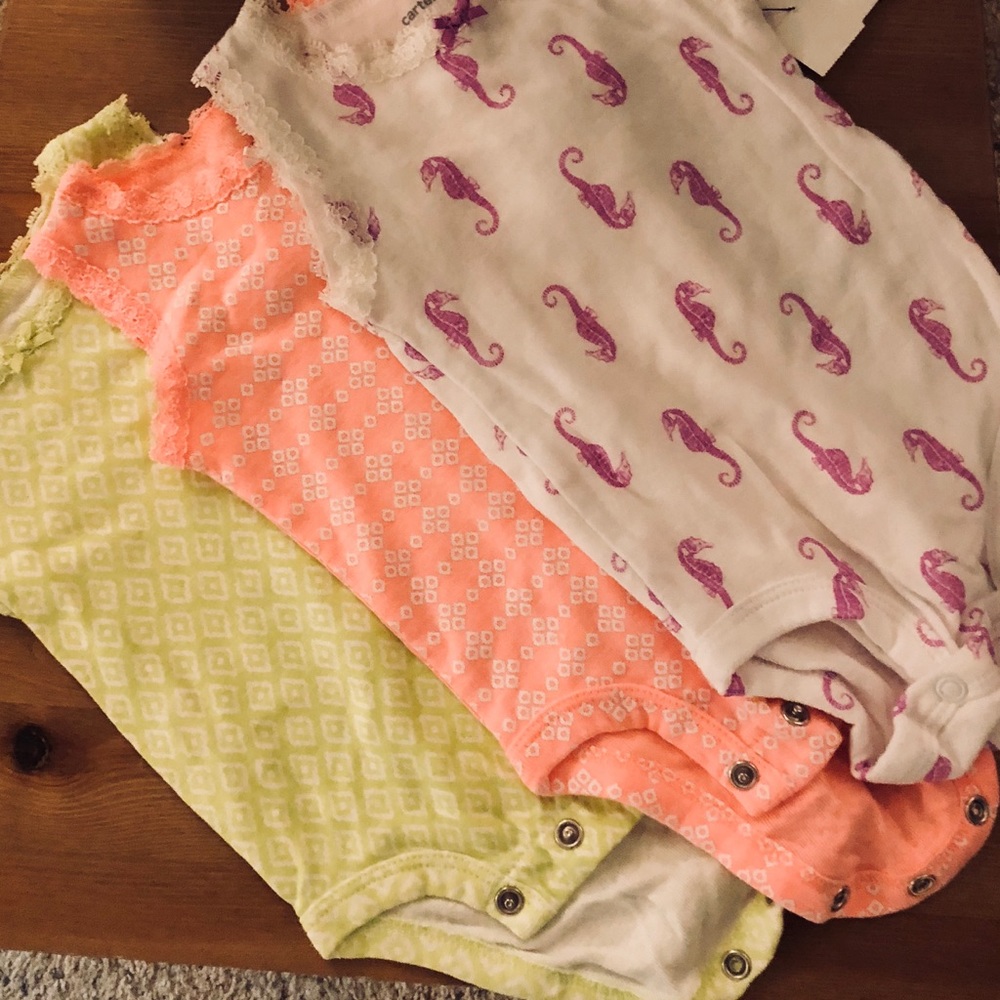 Set of onesies